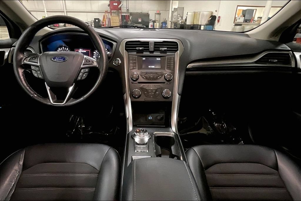Certified 2017 Ford Fusion SE w/ Equipment Group 201A FWD image 14