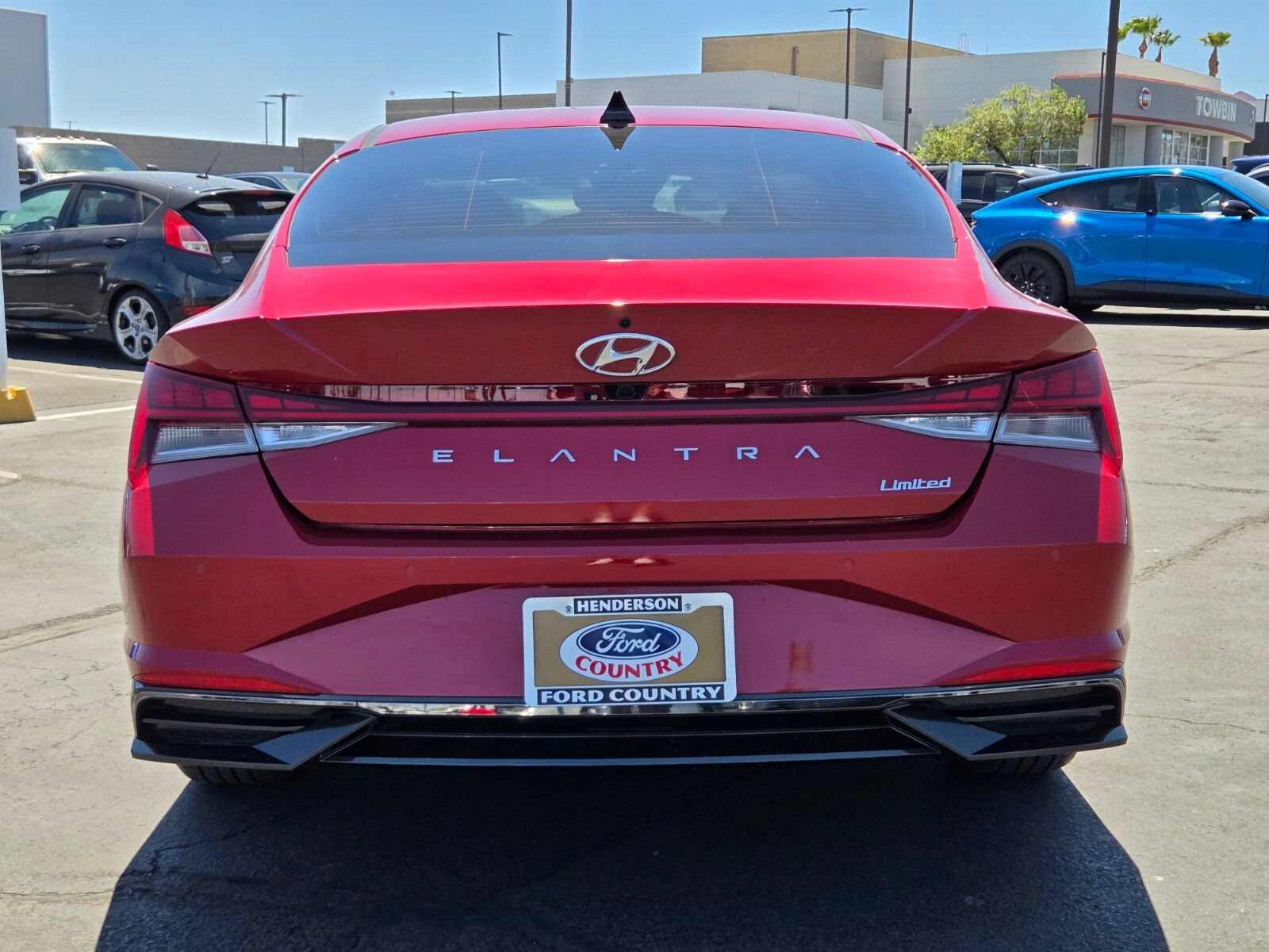 Used 2023 Hyundai Elantra Limited w/ Cargo Package FWD image 5