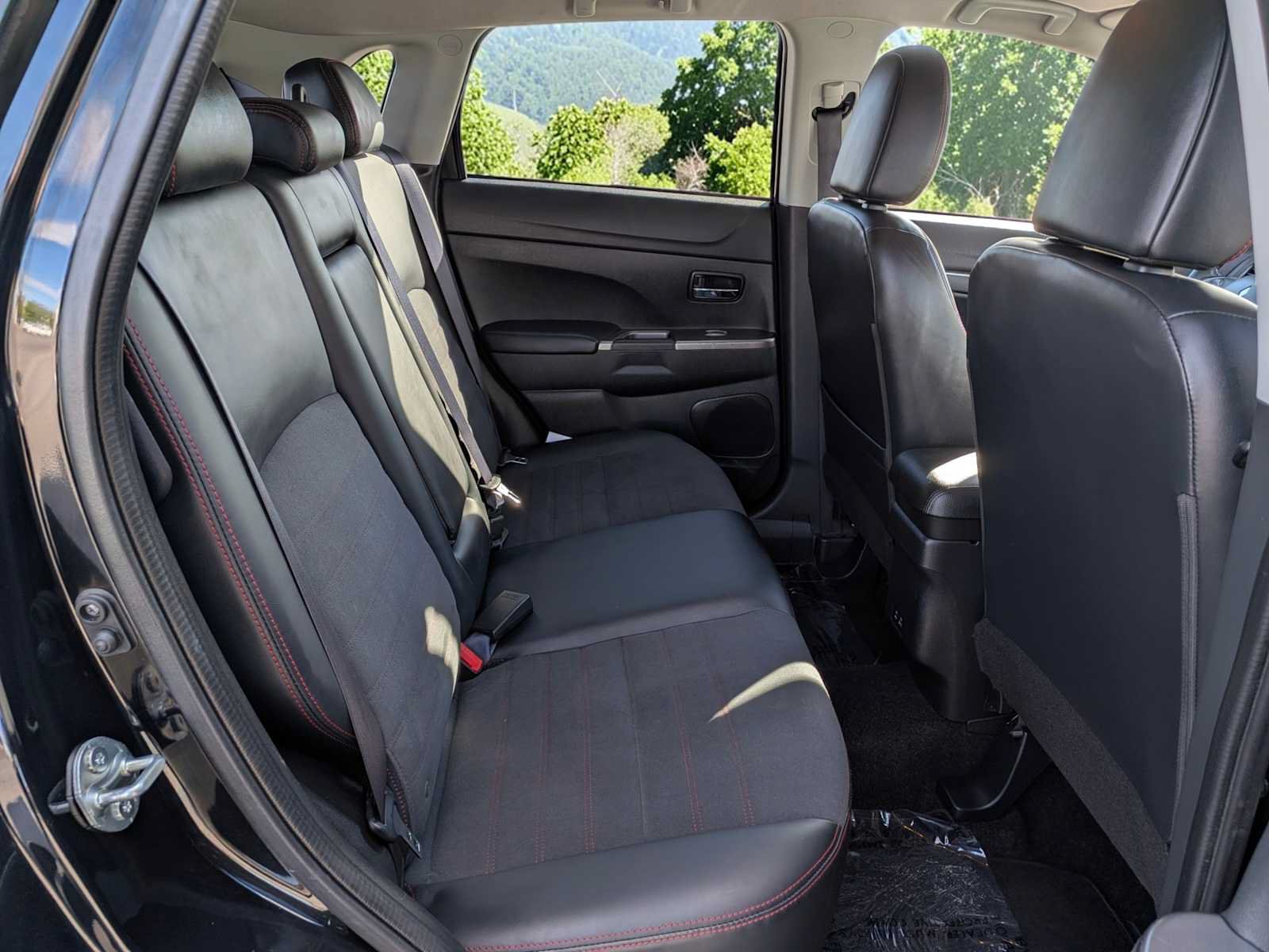 Used 2024 Mitsubishi Outlander Sport SE AWD/4WD image 17