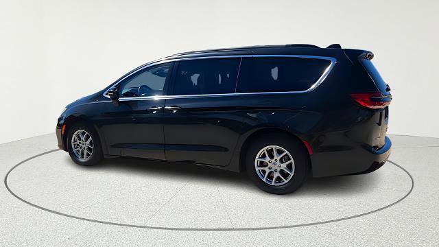 Used 2022 Chrysler Pacifica Touring-L image 6