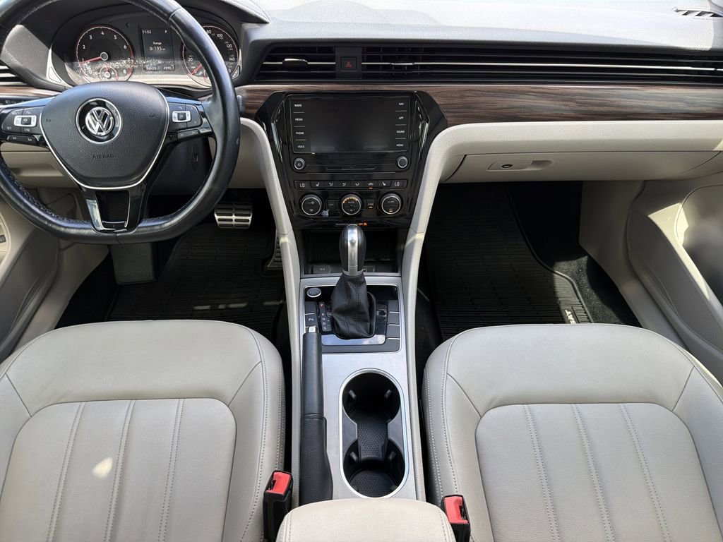Used 2020 Volkswagen Passat 2.0T SEL image 13
