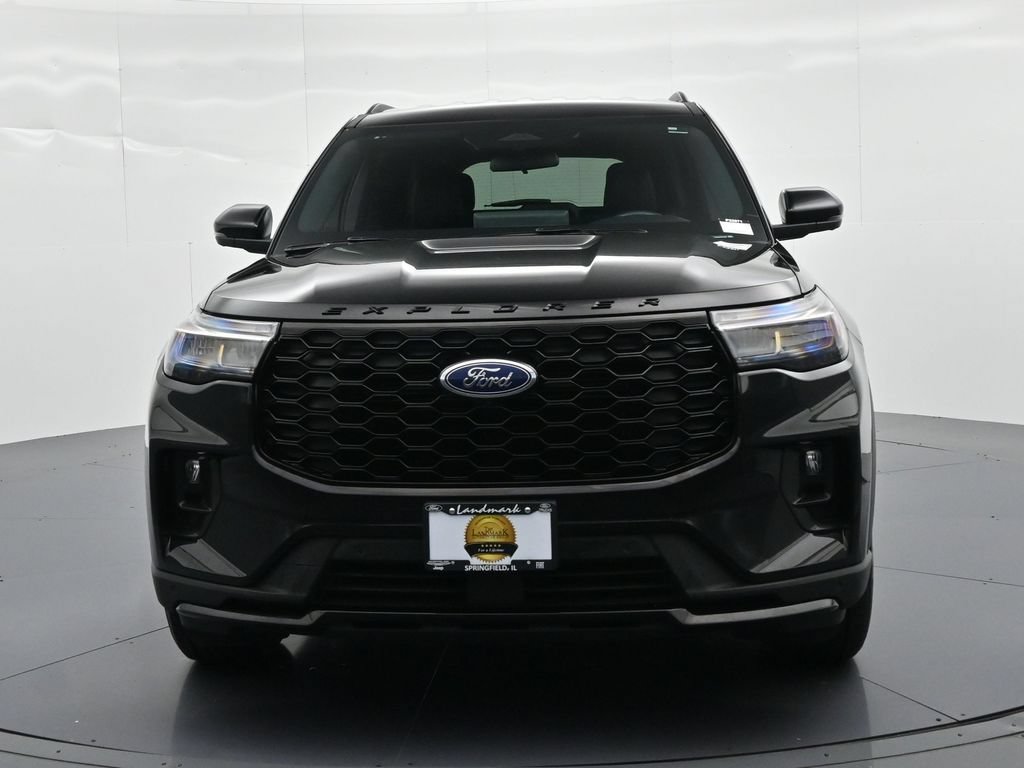 Certified 2025 Ford Explorer ST-Line AWD/4WD image 3
