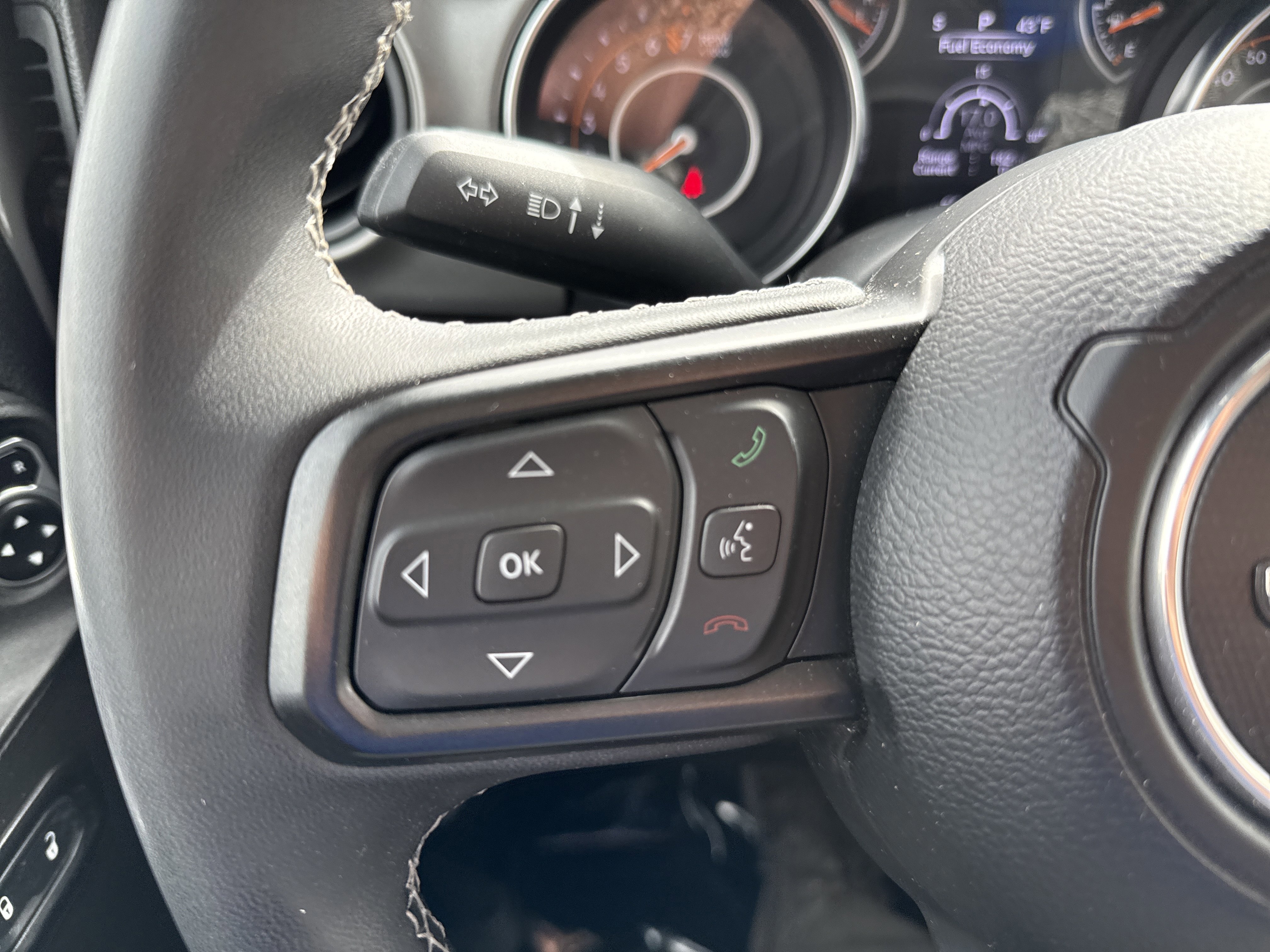 Used 2023 Jeep Gladiator Sport image 17