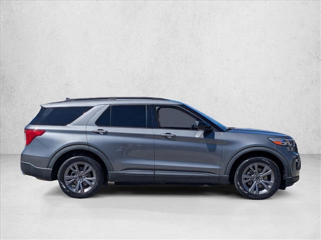 Certified 2022 Ford Explorer XLT w/ Equipment Group 202A RWD image 4