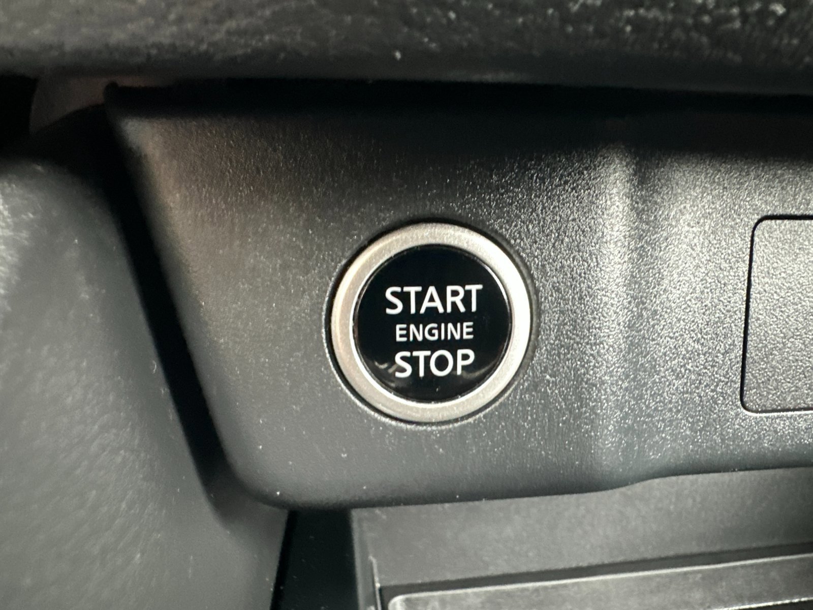 Used 2023 Nissan Rogue SV image 22