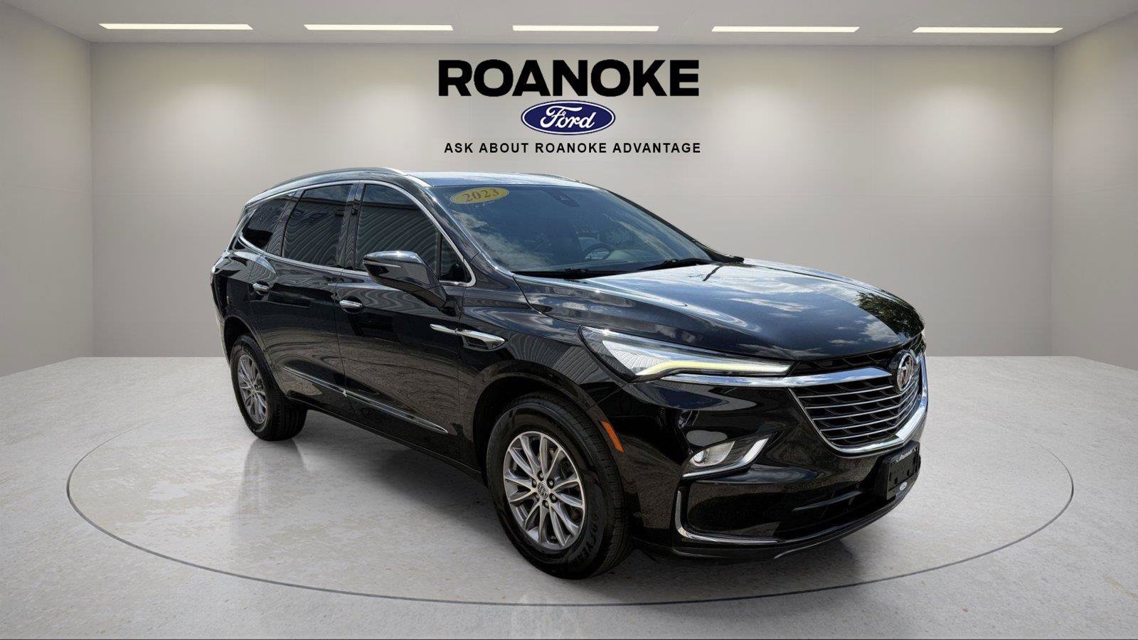 Used 2023 Buick Enclave Essence AWD/4WD image 10