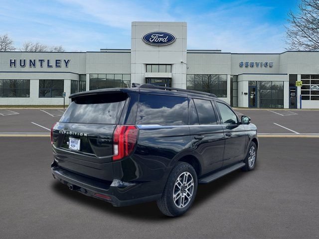 Certified 2025 Ford Expedition Active AWD/4WD image 4