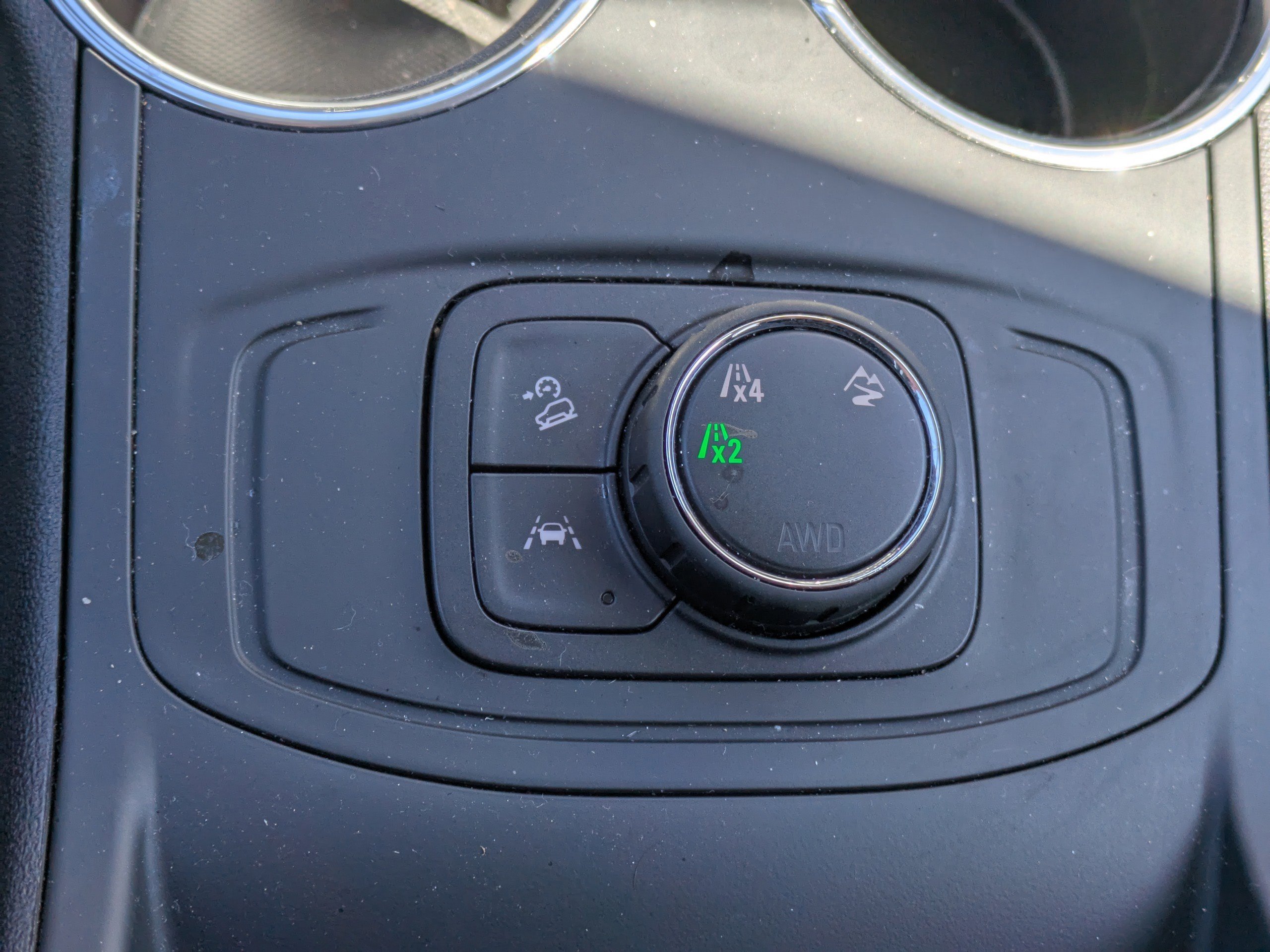 Used 2024 GMC Terrain SLE image 24