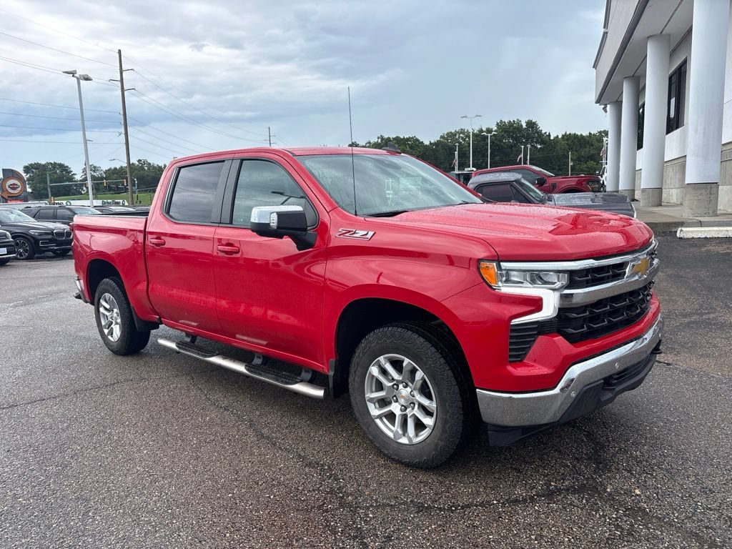 Used 2025 Chevrolet Silverado 1500 LT w/ Z71 Off-Road Package AWD/4WD image 1