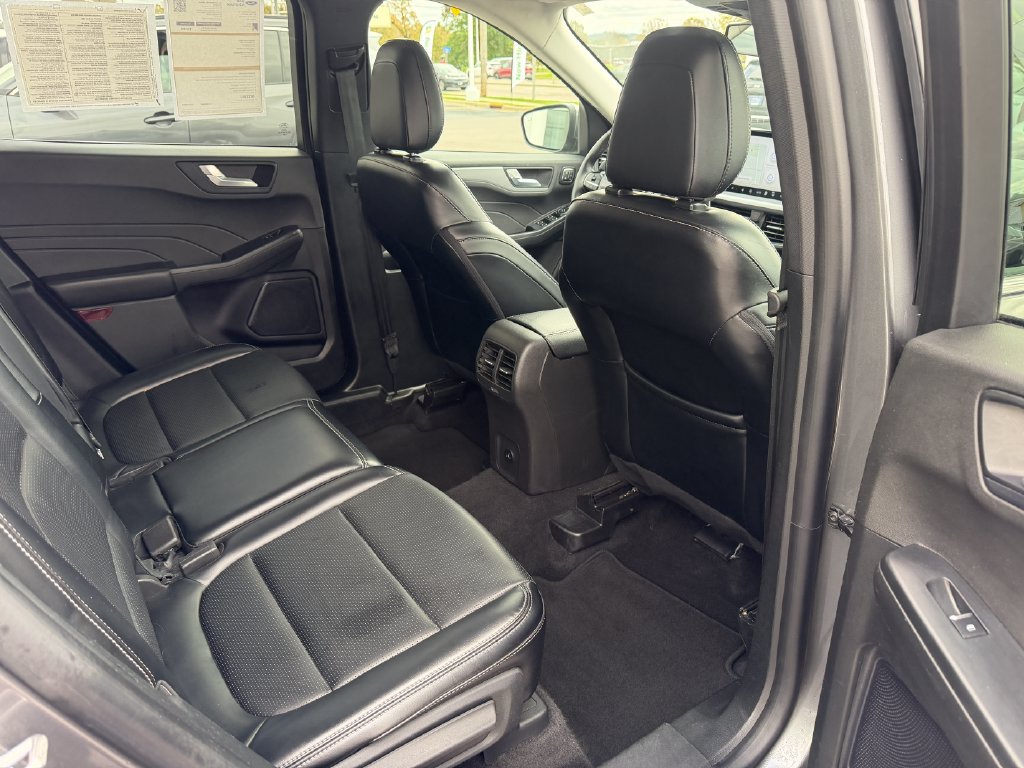 Certified 2024 Ford Escape Platinum AWD/4WD image 22