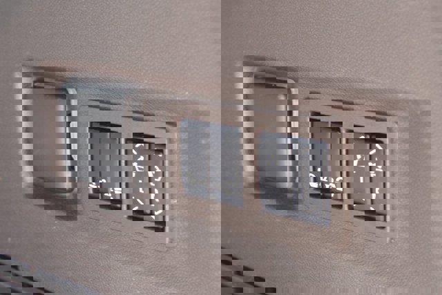 Used 2021 GMC Yukon SLT w/ SLT Luxury Plus Package image 19