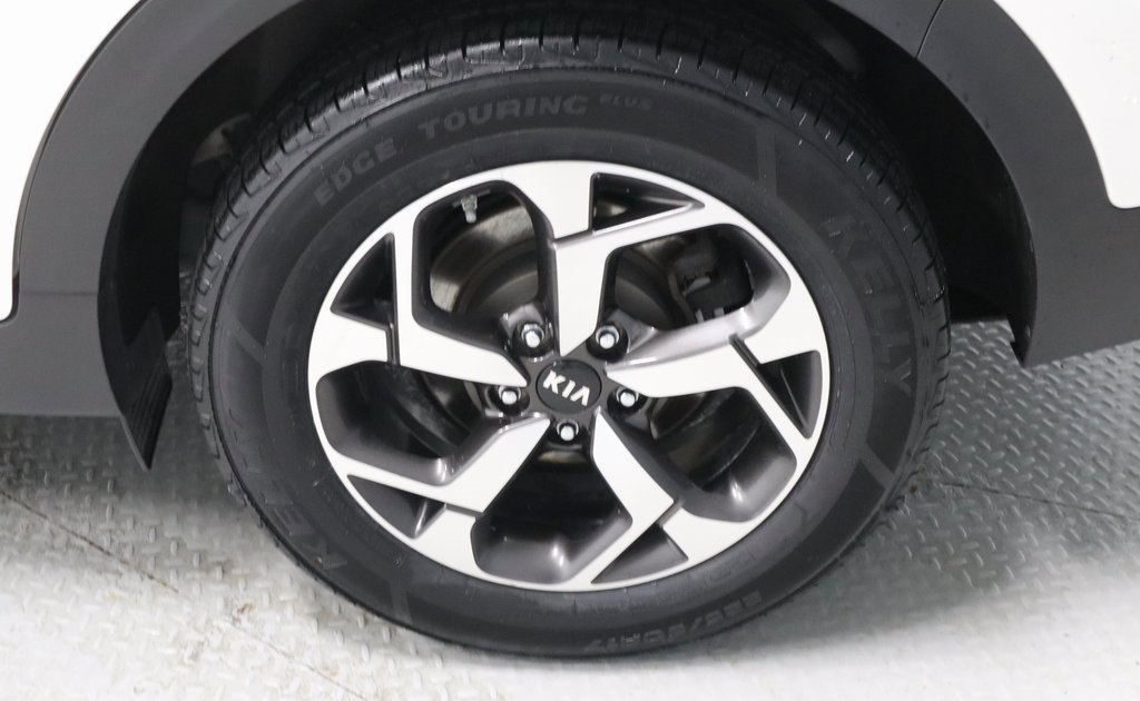 Used 2020 Kia Sportage LX image 18