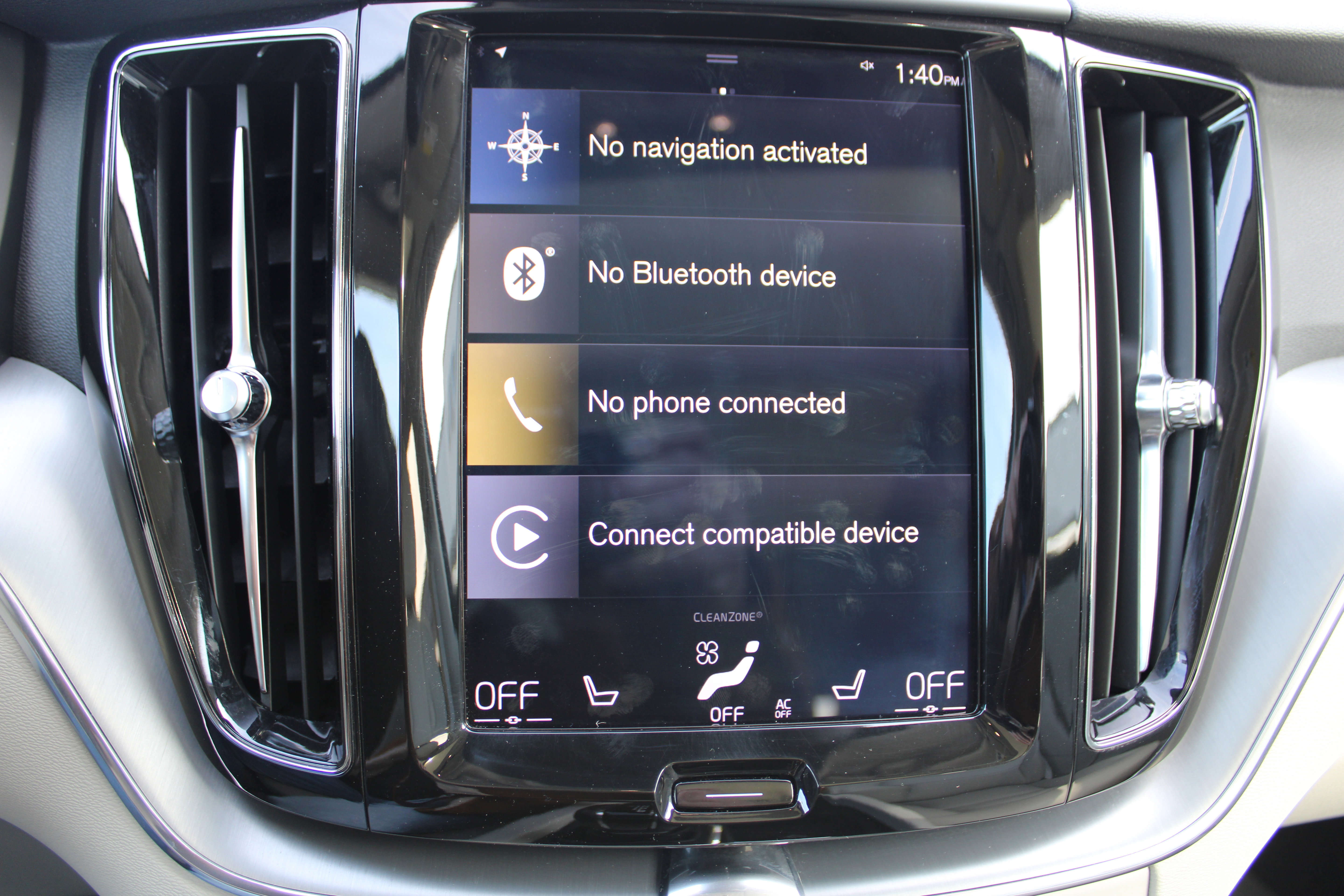 Used 2018 Volvo XC60 T6 Momentum w/ Protection Package Premier image 19