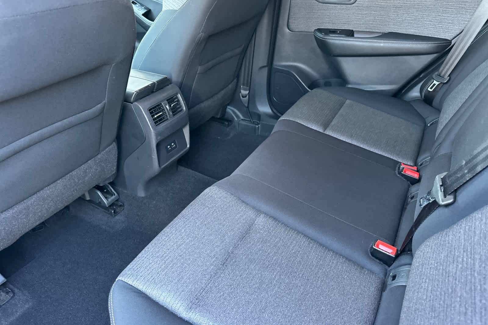 Used 2021 Nissan Rogue SV FWD image 4