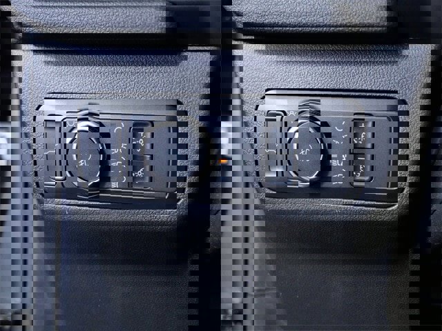 Certified 2022 Ford Escape Titanium w/ Class II Trailer Tow Package image 22