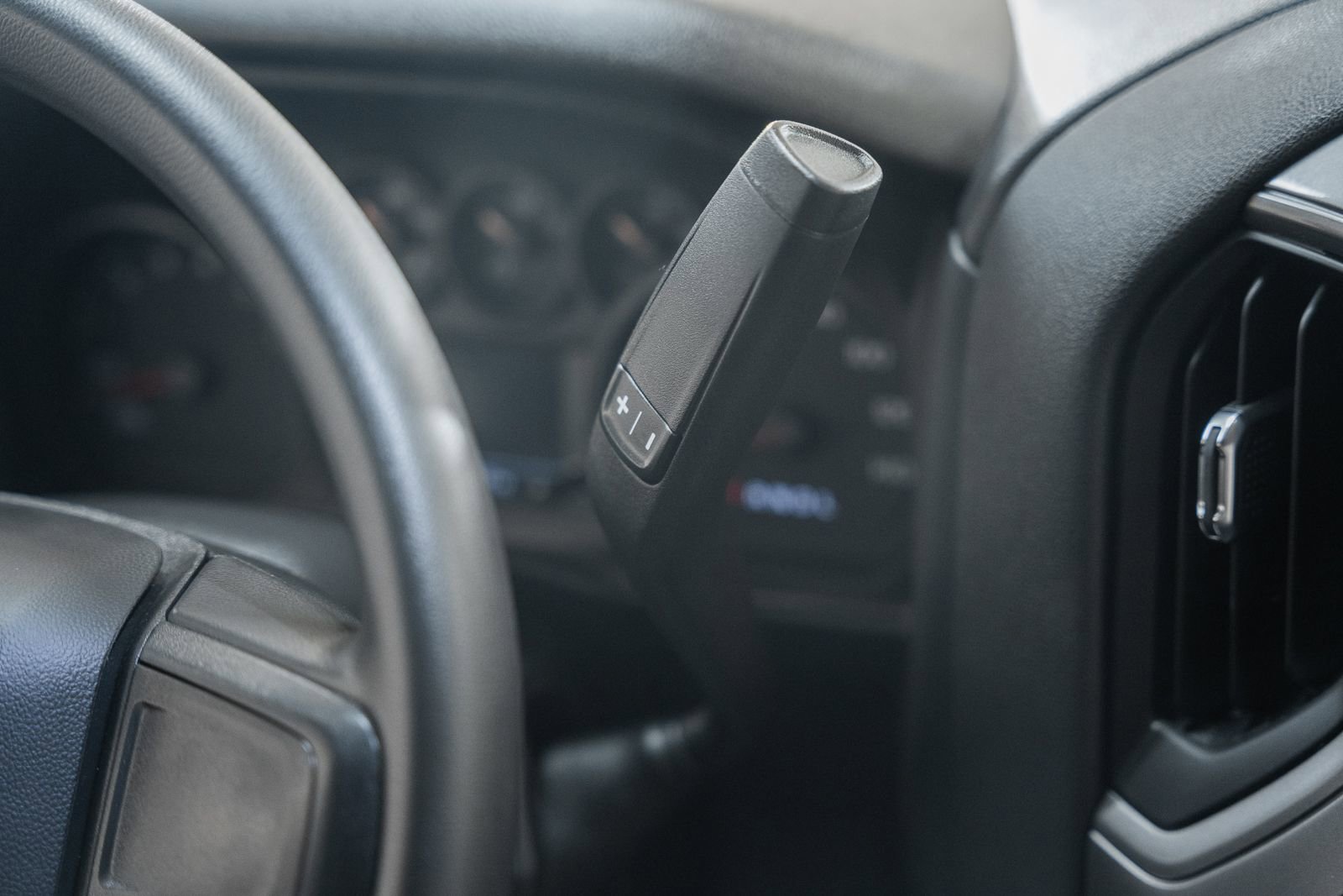 Used 2025 Chevrolet Silverado 1500 Custom Trail Boss w/ Dark Appearance Package image 33