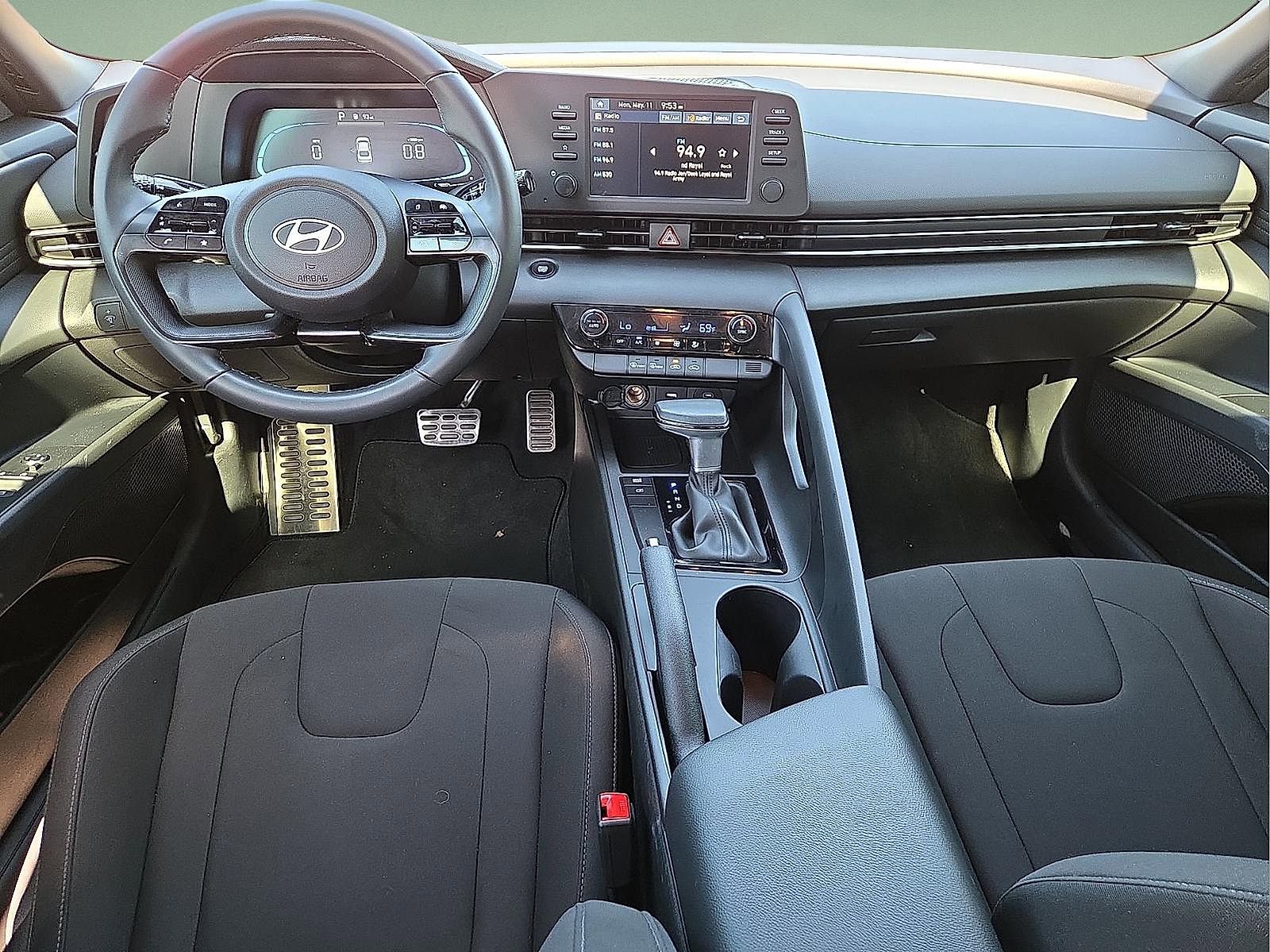 Used 2025 Hyundai Elantra Sport FWD image 11