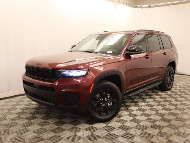 Used 2025 Jeep Grand Cherokee L Laredo AWD/4WD image 23