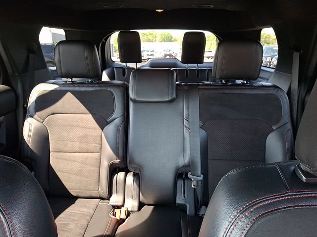Certified 2018 Ford Explorer XLT w/ Equipment Group 202A AWD/4WD image 16