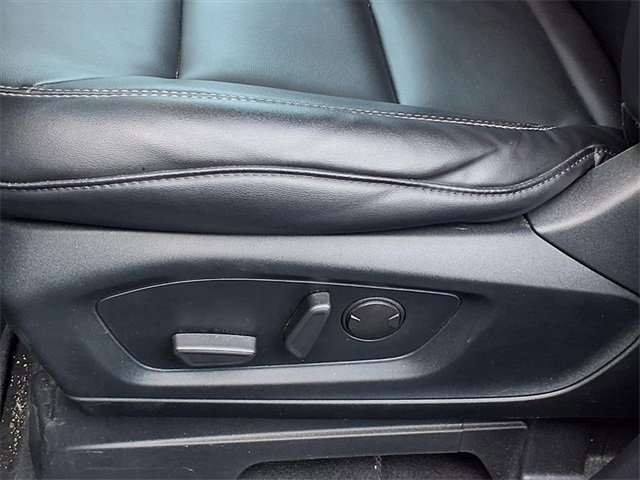 Certified 2022 Ford Explorer XLT w/ Equipment Group 202A image 9