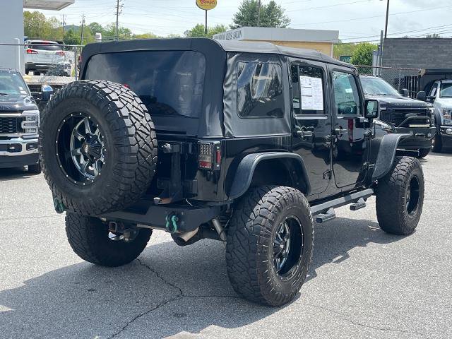 Used 2018 Jeep Wrangler Unlimited Rubicon w/ Connectivity Group AWD/4WD image 3