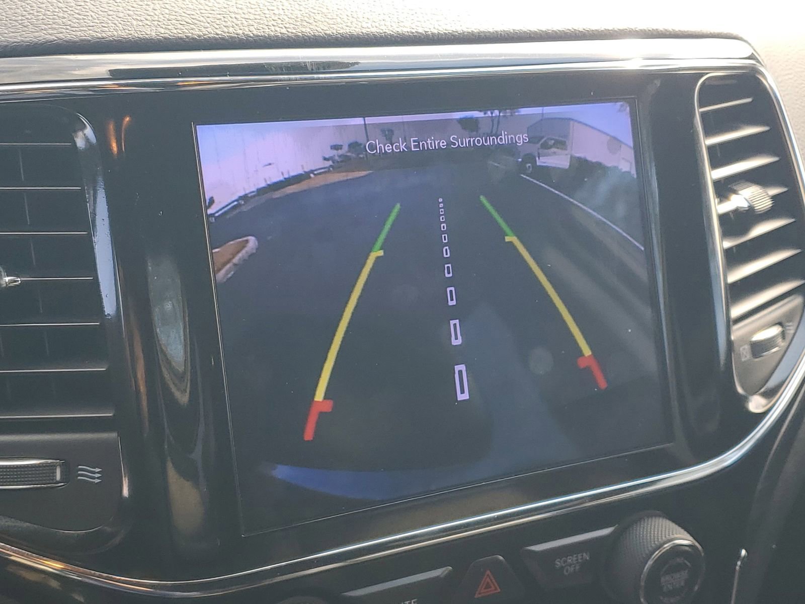 Used 2021 Jeep Grand Cherokee Laredo X image 26