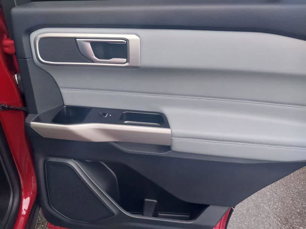 Certified 2023 Ford Explorer XLT w/ Equipment Group 202A AWD/4WD image 24