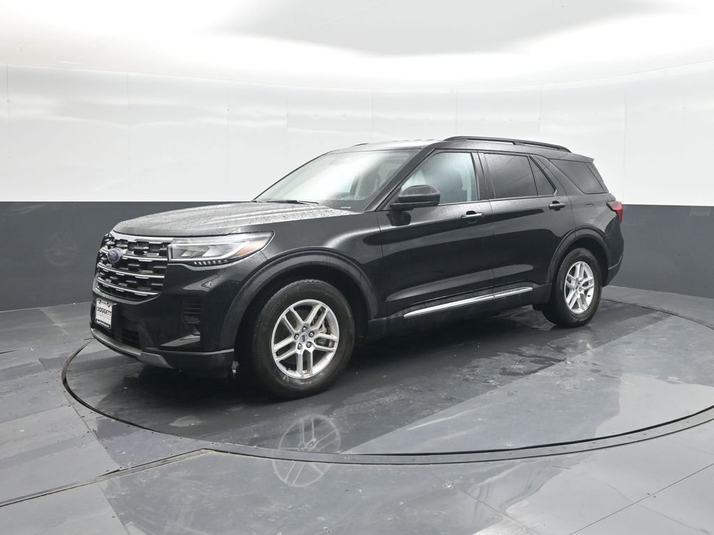 Certified 2025 Ford Explorer Active RWD image 1
