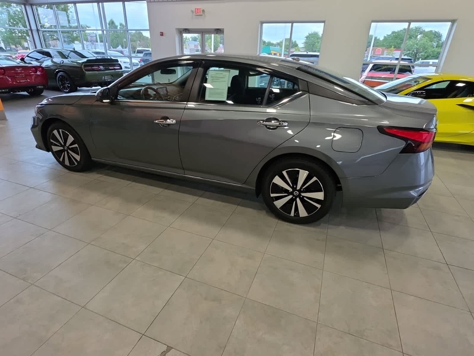 Used 2022 Nissan Altima 2.5 SV FWD image 13