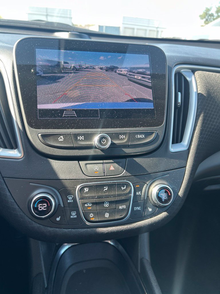 Used 2025 Chevrolet Malibu LT FWD image 8