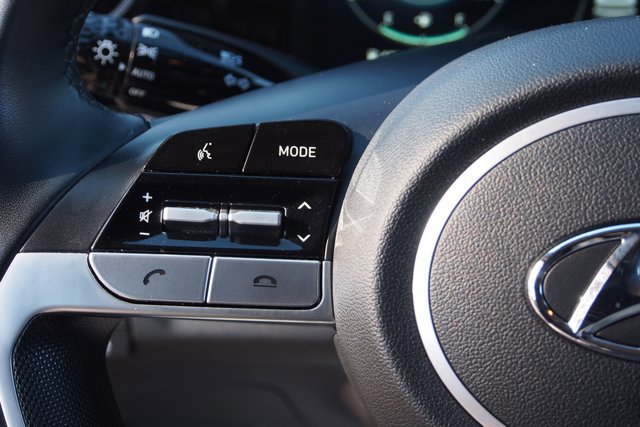 Used 2023 Hyundai Elantra Limited image 21