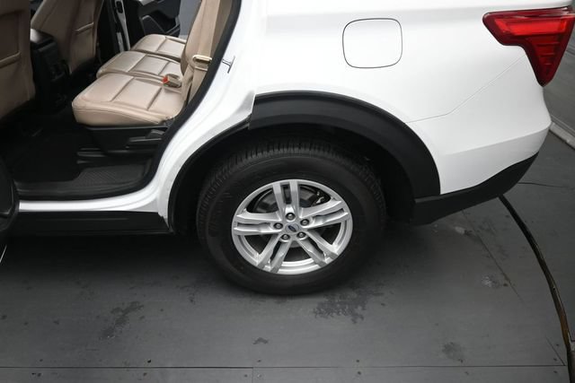 Certified 2024 Ford Explorer XLT w/ Equipment Group 202A AWD/4WD image 12