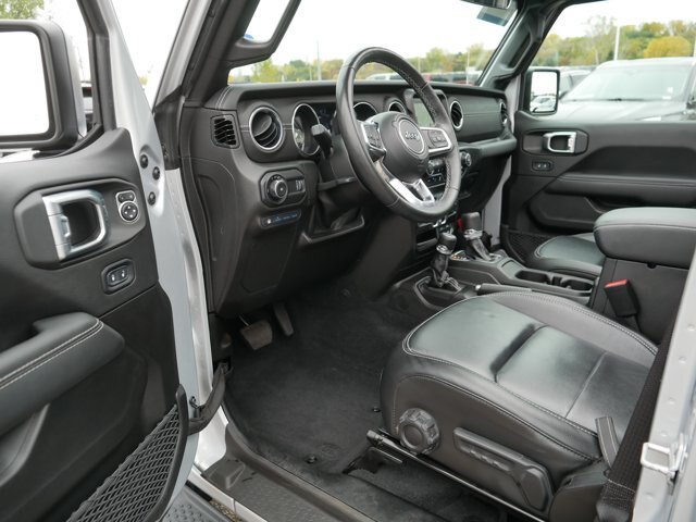 Used 2023 Jeep Wrangler Unlimited Sahara w/ Cold Weather Group AWD/4WD image 11