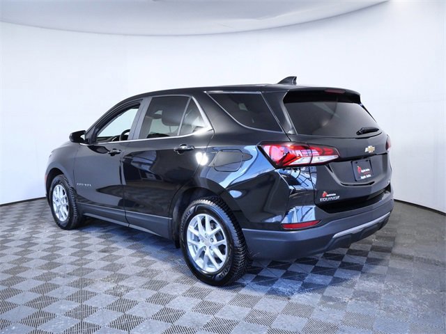 Used 2023 Chevrolet Equinox LT image 2