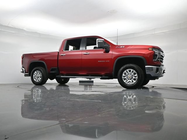 Used 2025 Chevrolet Silverado 2500 LTZ w/ LTZ Convenience Package AWD/4WD image 39
