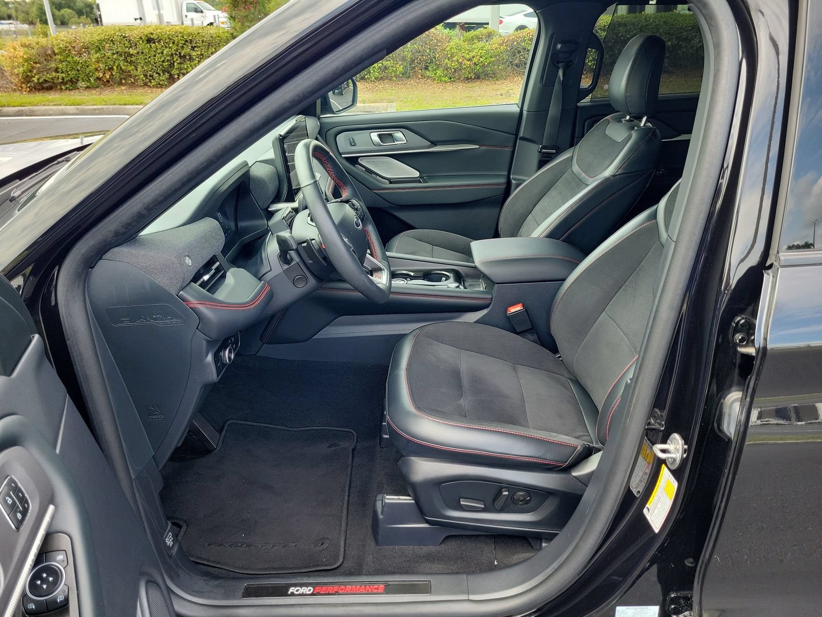 Certified 2025 Ford Explorer ST RWD image 18
