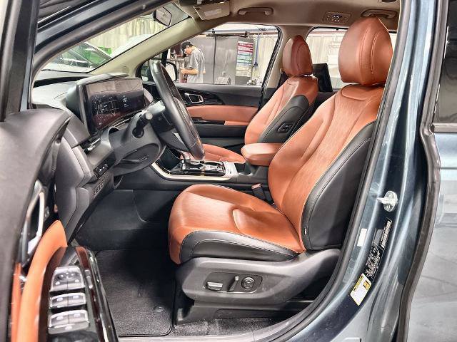 Used 2023 Kia Carnival SX FWD image 12
