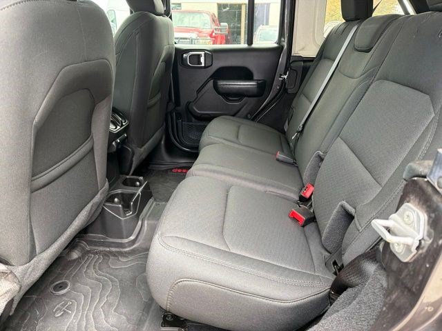 Used 2021 Jeep Wrangler Unlimited Sport AWD/4WD image 12