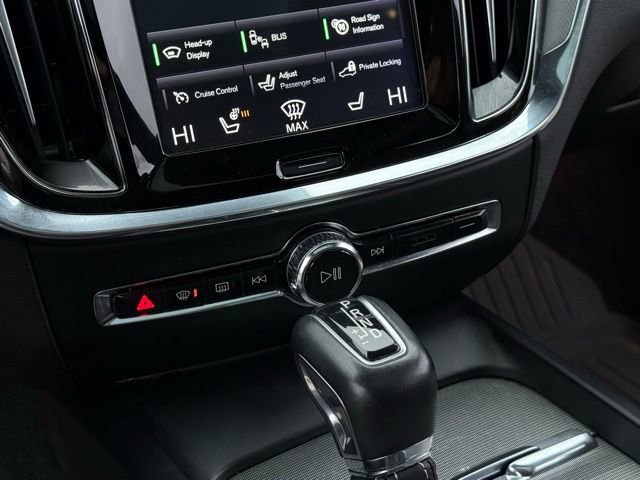 Used 2019 Volvo S60 T5 R-Design image 35