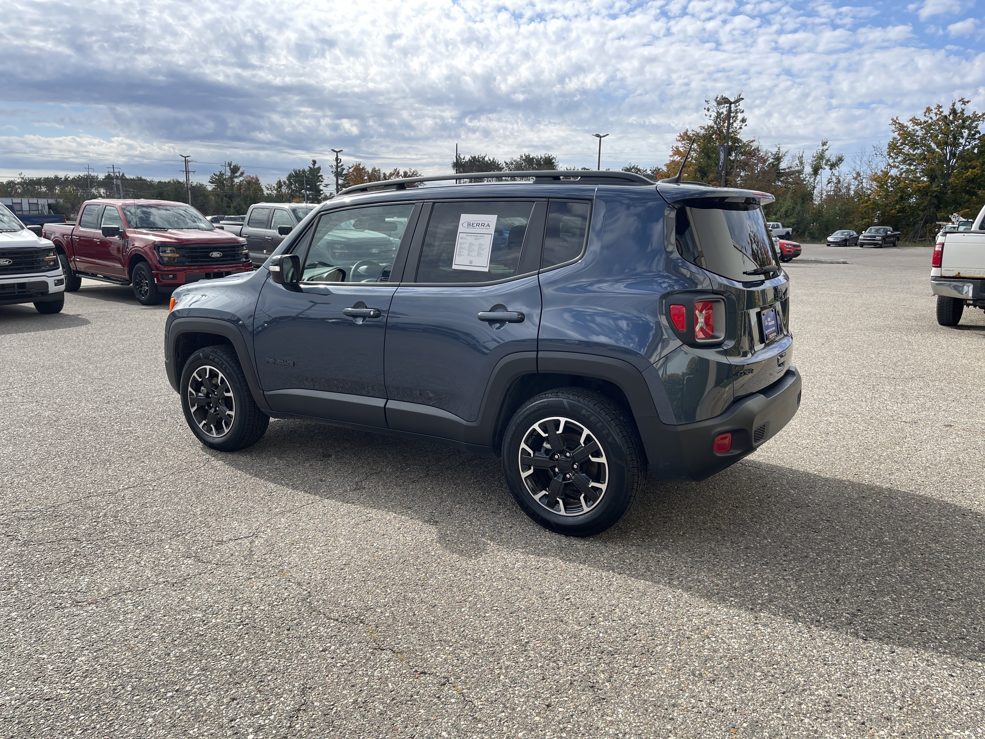 Used 2023 Jeep Renegade Latitude AWD/4WD image 6