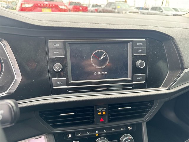 Used 2021 Volkswagen Jetta SE image 17