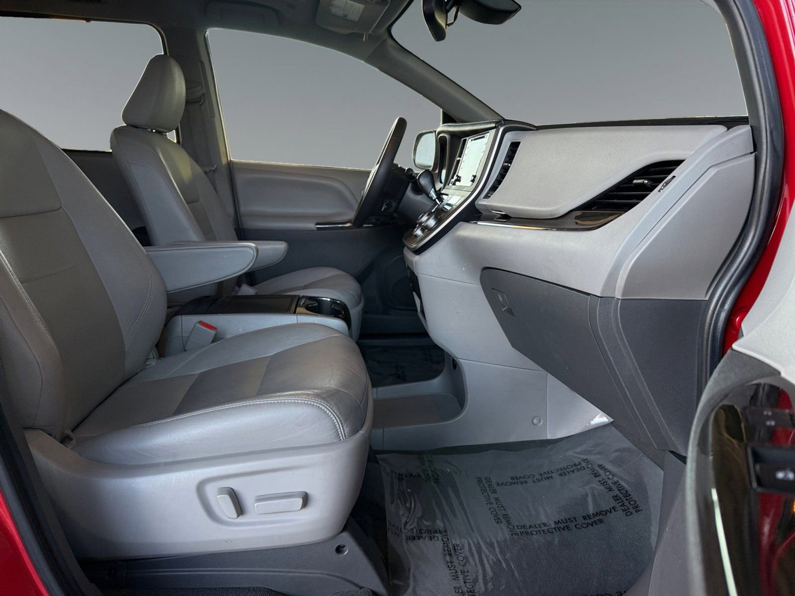 Used 2020 Toyota Sienna XLE image 21