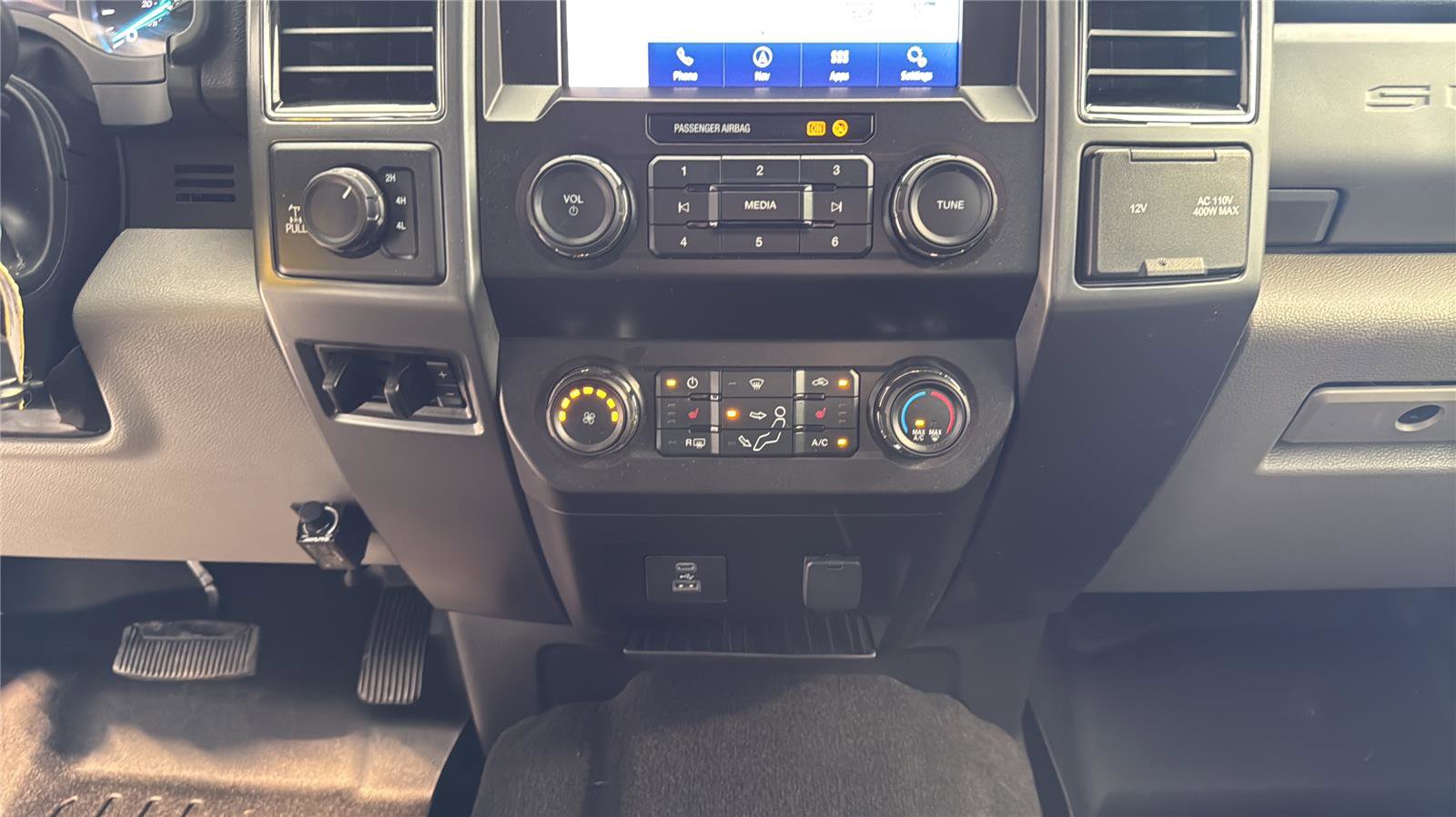 Certified 2021 Ford F250 XLT w/ XLT Premium Package AWD/4WD image 23