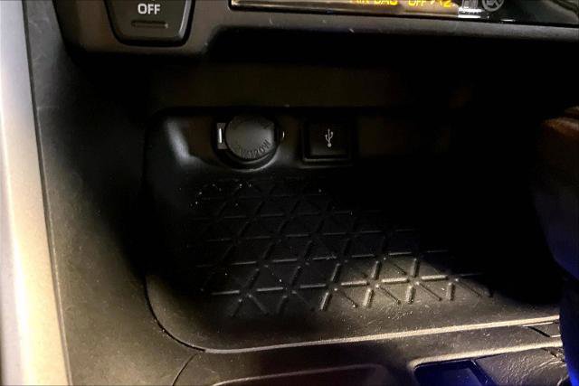 Used 2020 Toyota RAV4 XLE image 32