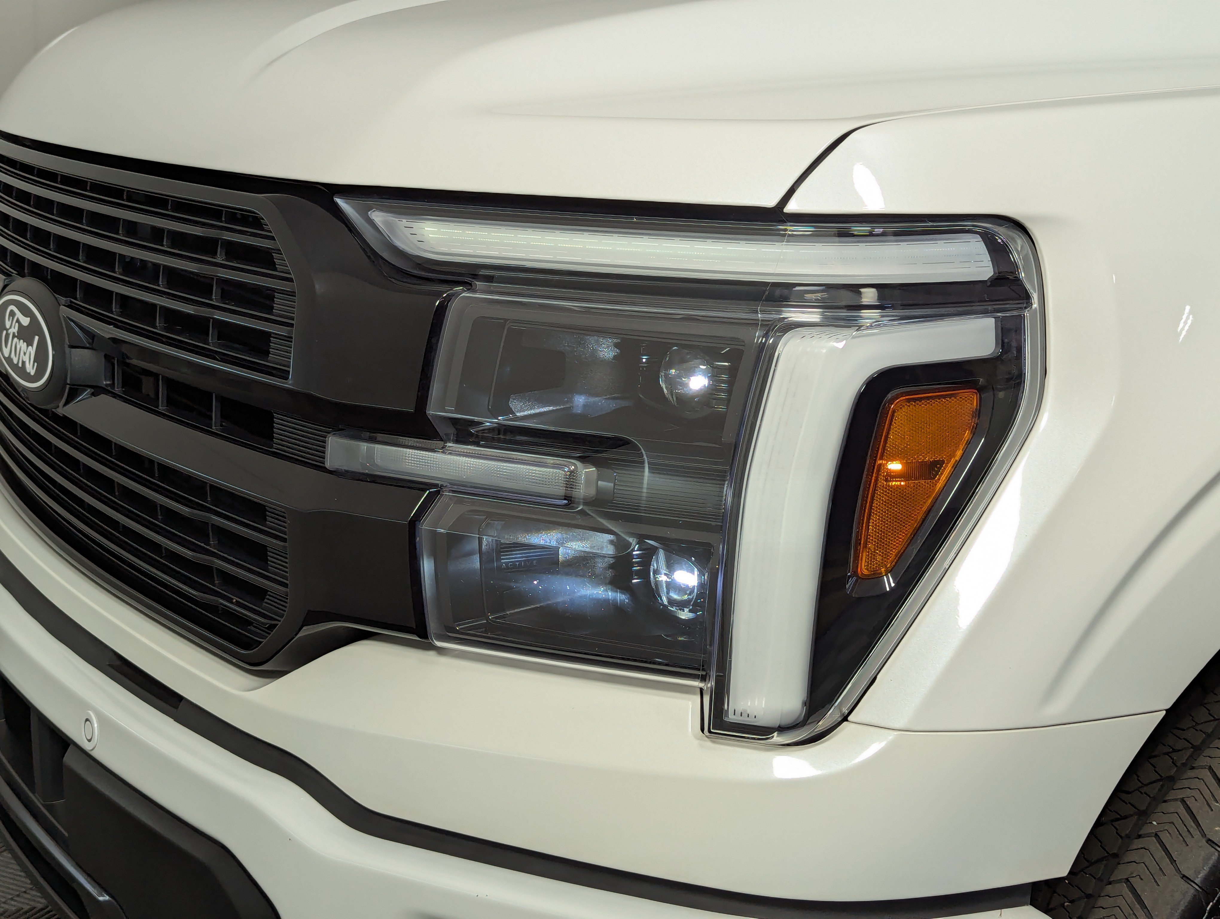 Certified 2024 Ford F150 Platinum w/ FX4 Off-Road Package AWD/4WD image 9
