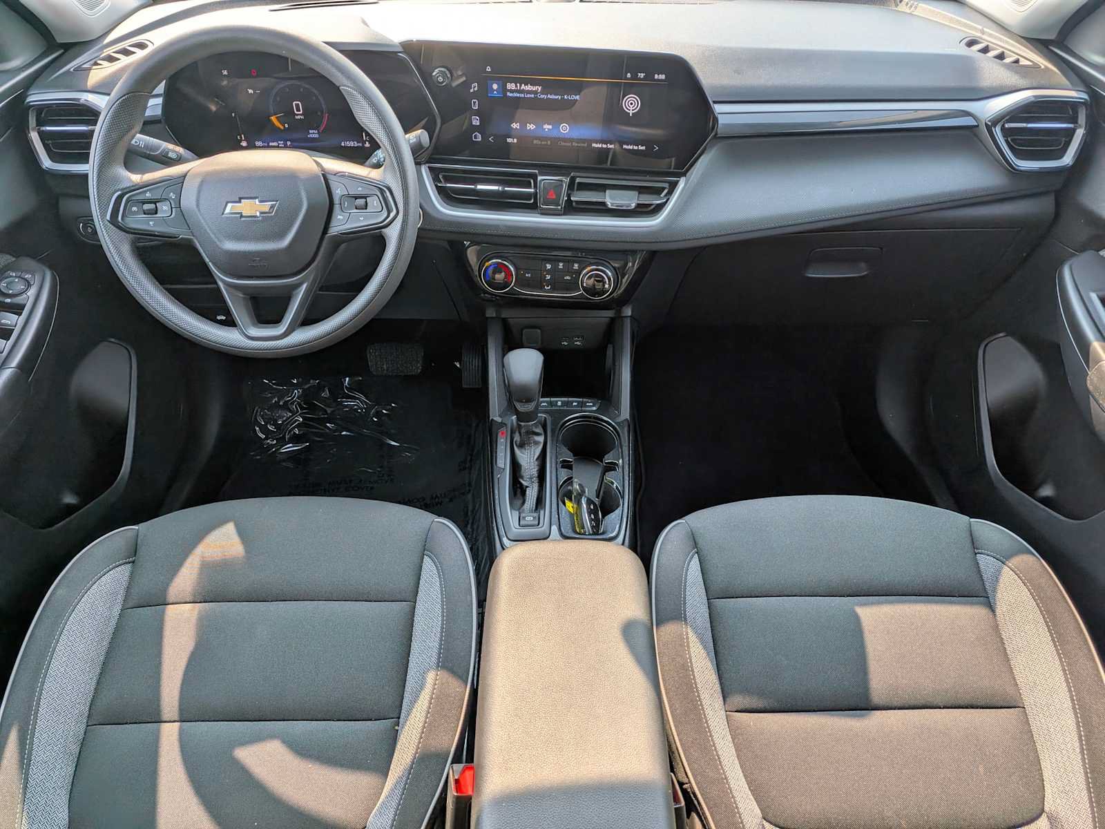 Used 2025 Chevrolet TrailBlazer LT AWD/4WD image 19
