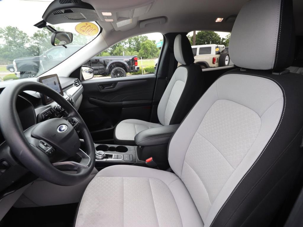 Certified 2025 Ford Escape Active image 8