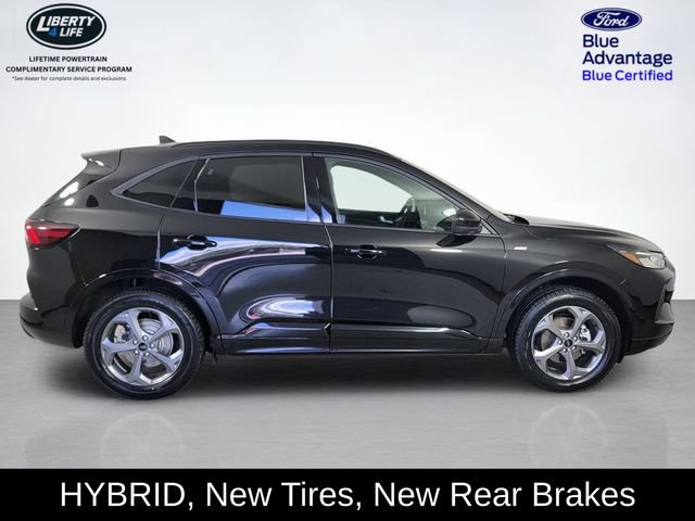 Certified 2024 Ford Escape ST-Line Select AWD/4WD image 2