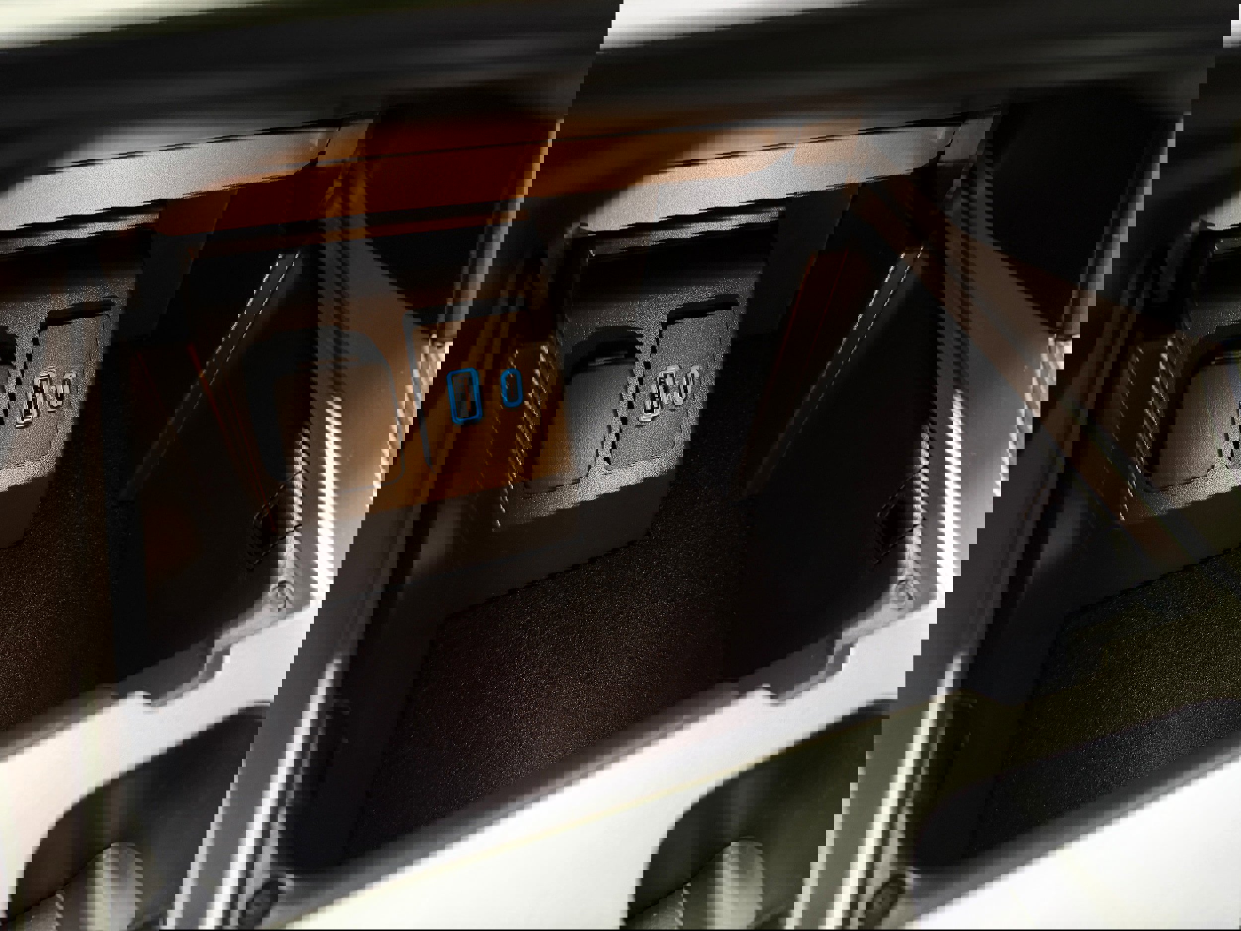 Certified 2021 Ford Explorer XLT w/ Equipment Group 202A image 24