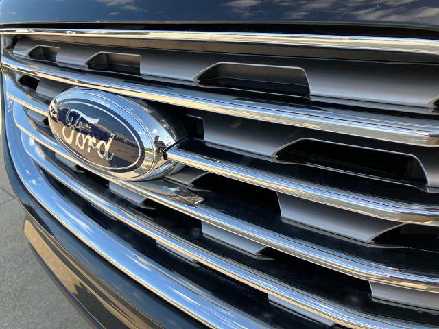 Certified 2024 Ford Edge Titanium AWD/4WD image 11